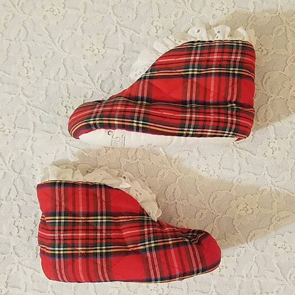 Newborn Red Plaid Dearfoams Booties - Picture 2 of 7